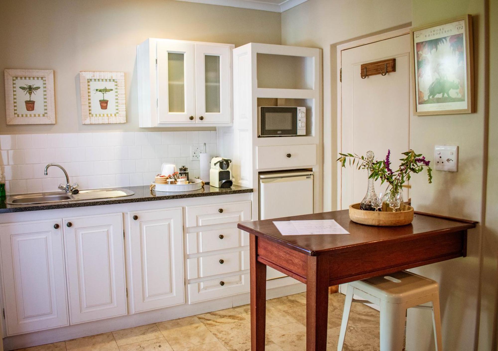 5 Seasons Guest House Στέλενμπος Εξωτερικό φωτογραφία