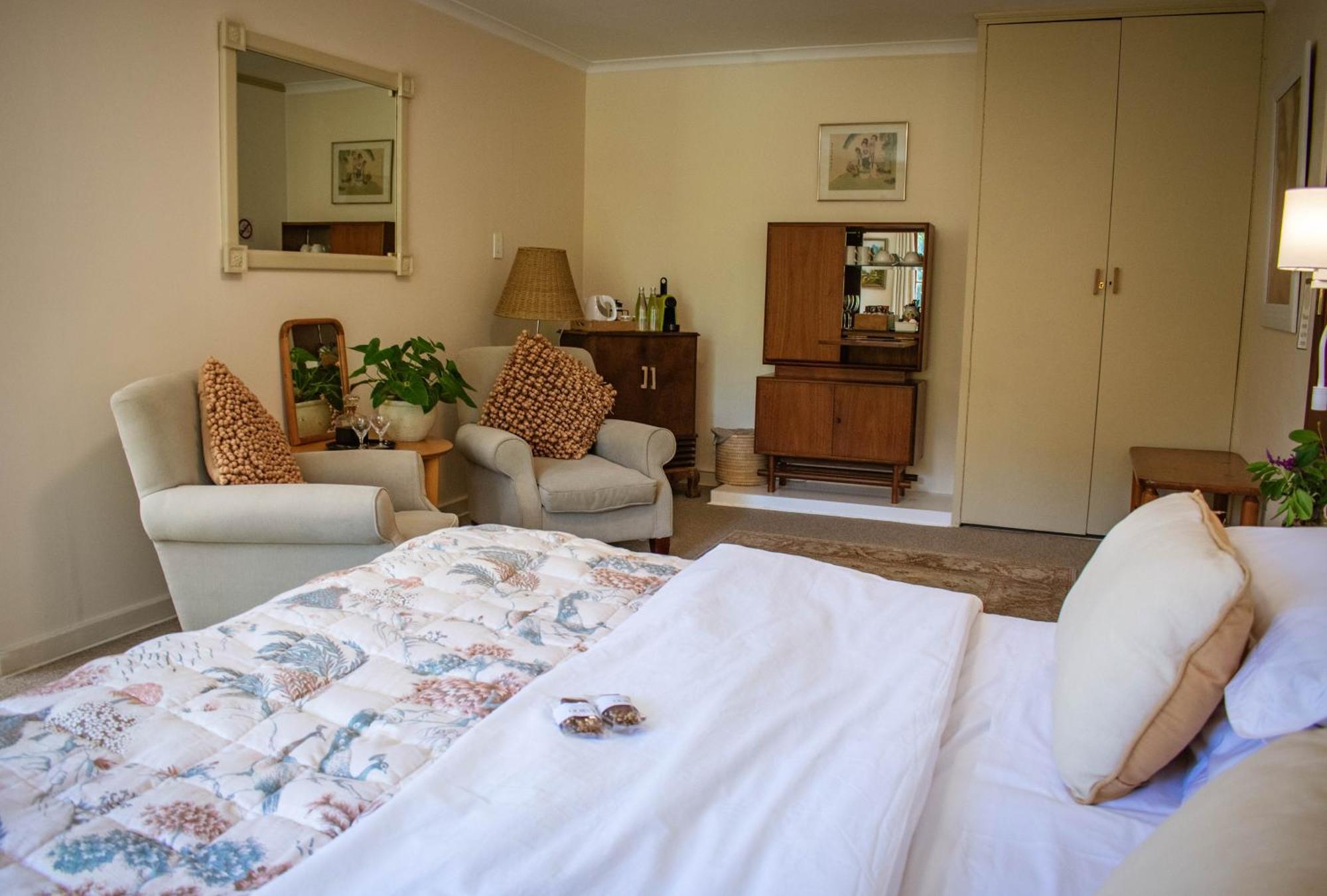 5 Seasons Guest House Στέλενμπος Εξωτερικό φωτογραφία