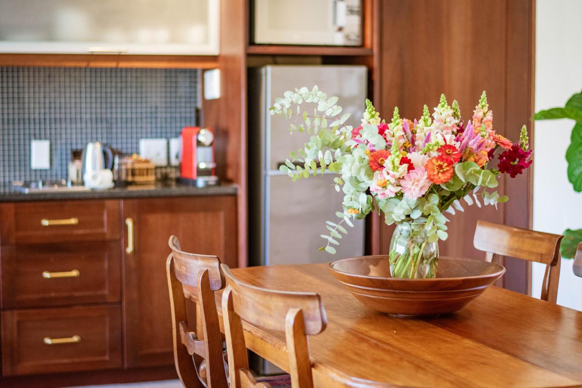 5 Seasons Guest House Στέλενμπος Εξωτερικό φωτογραφία
