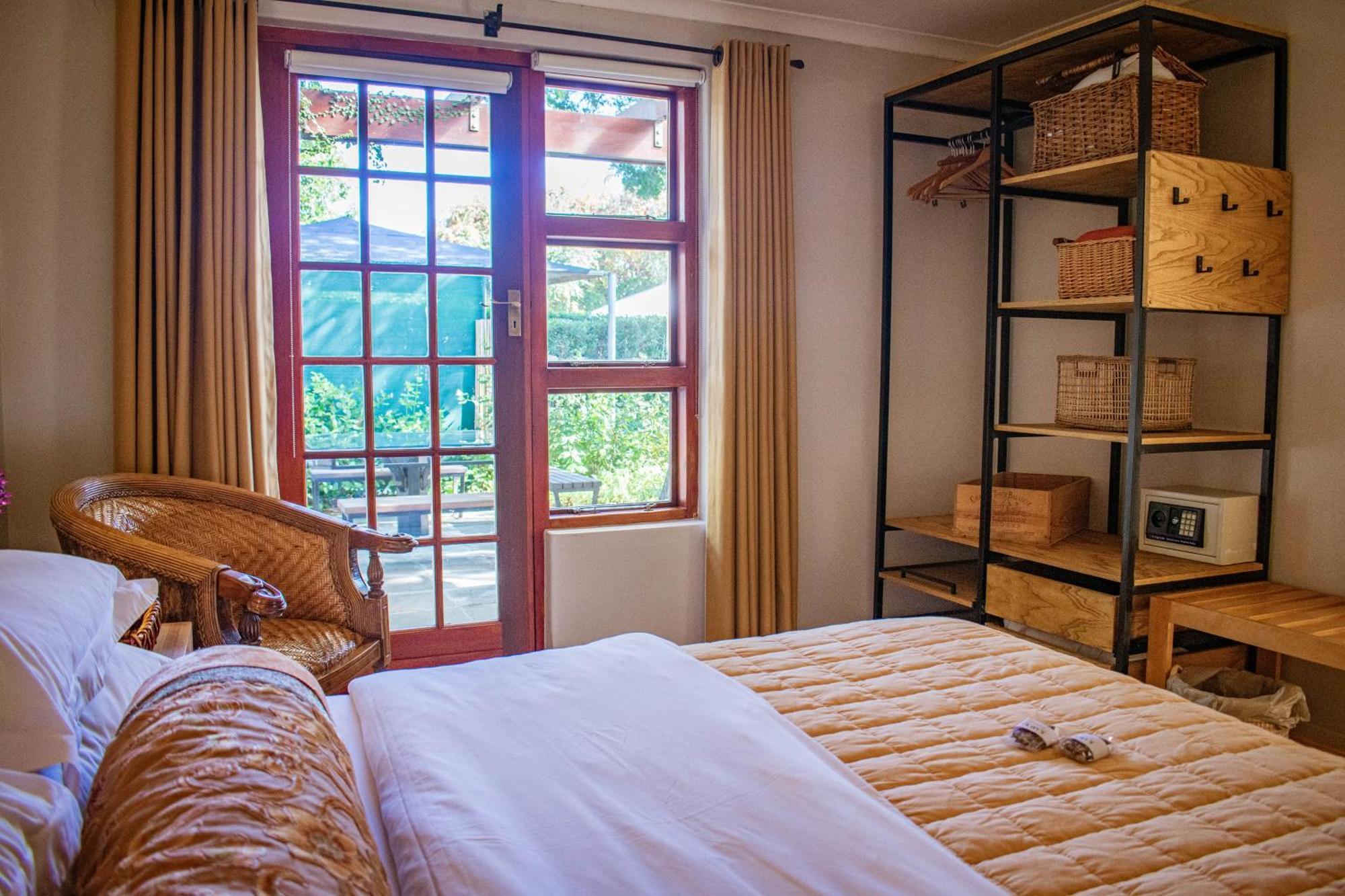 5 Seasons Guest House Στέλενμπος Εξωτερικό φωτογραφία