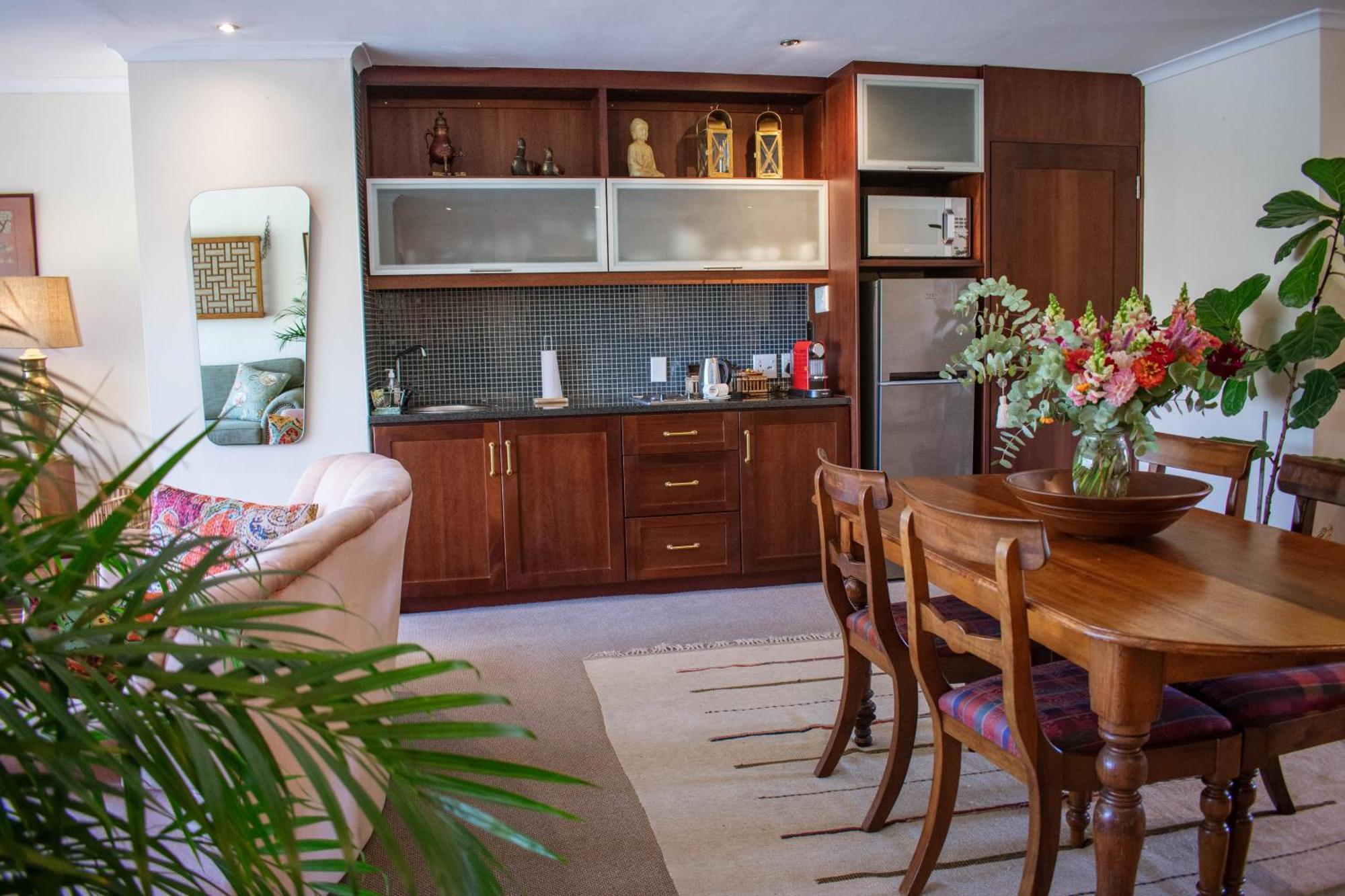 5 Seasons Guest House Στέλενμπος Εξωτερικό φωτογραφία