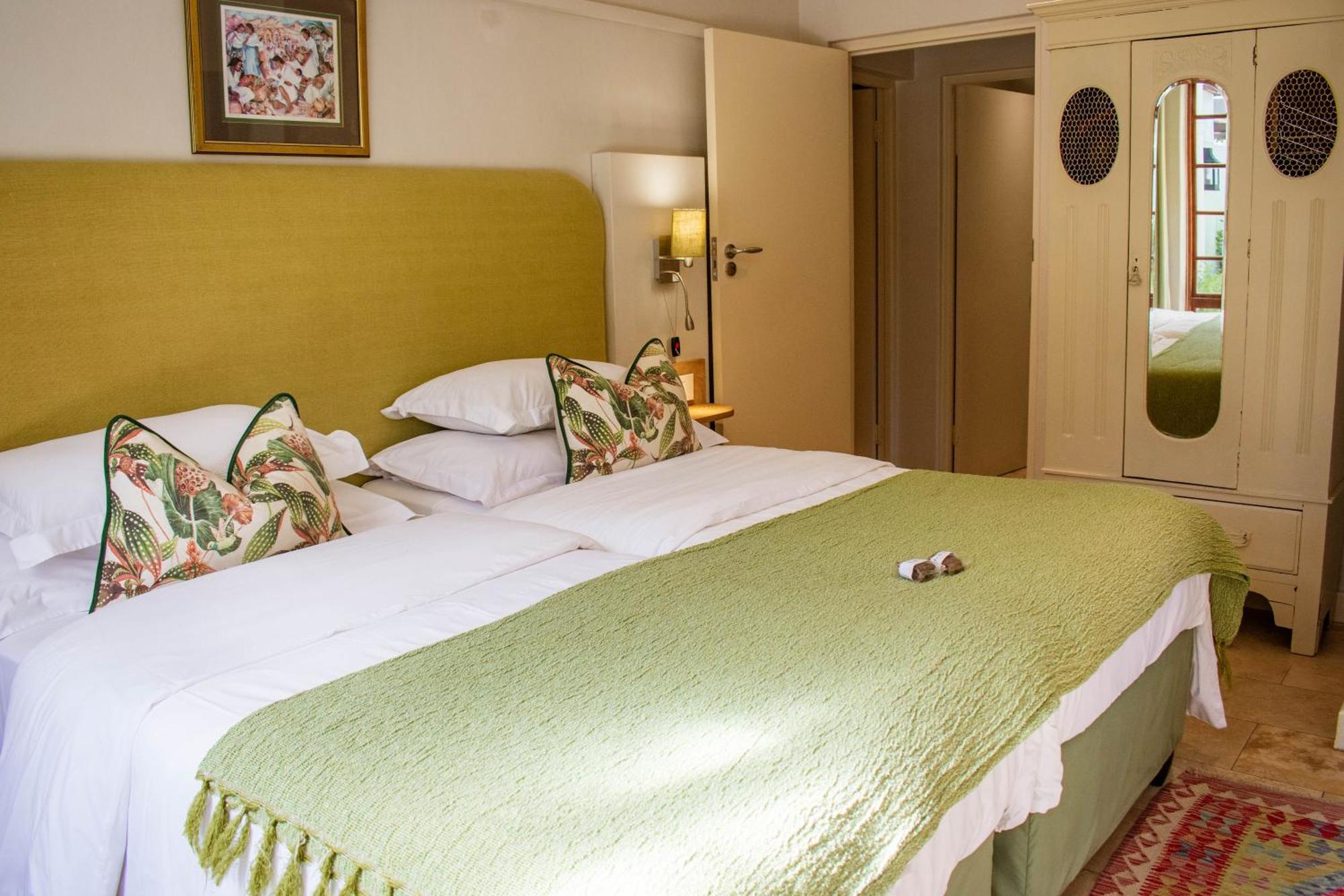 5 Seasons Guest House Στέλενμπος Εξωτερικό φωτογραφία