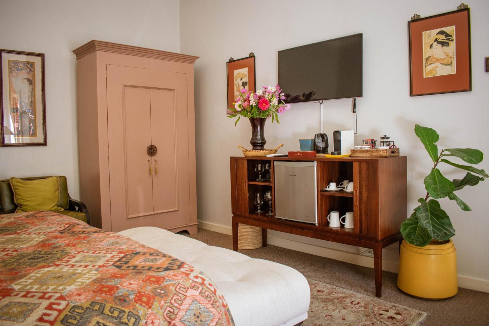 5 Seasons Guest House Στέλενμπος Εξωτερικό φωτογραφία